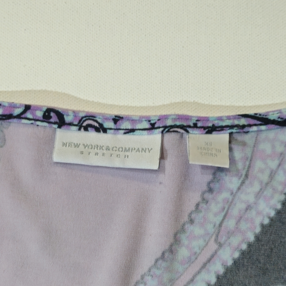 New York & Company Sleeveless Blouse Womens XS Black Purple Paisley Dressy Tank - Picture 5 of 6
